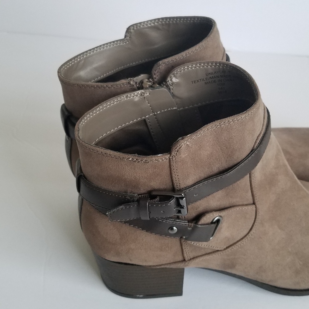 UNISA Brown Suede Ankle Boots Sz 11